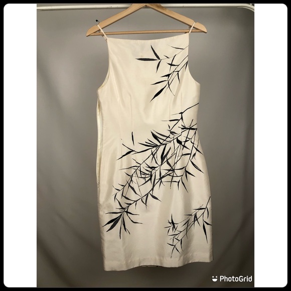 100% Silk cocktail dress. Barely worn. Petite size 4, white. - Picture 4 of 5